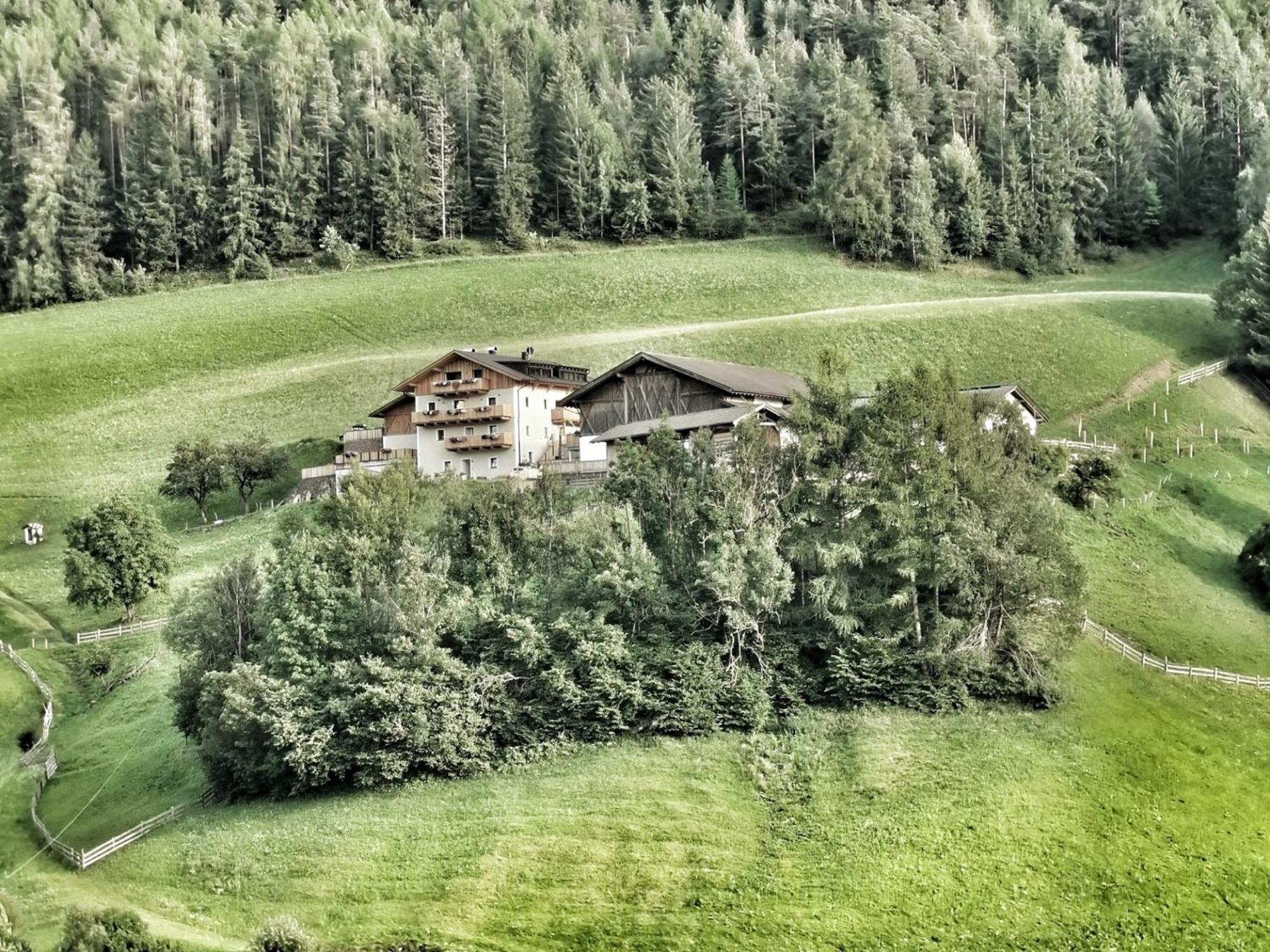 Planerhof Apartment Edelweiss Funes  Bagian luar foto